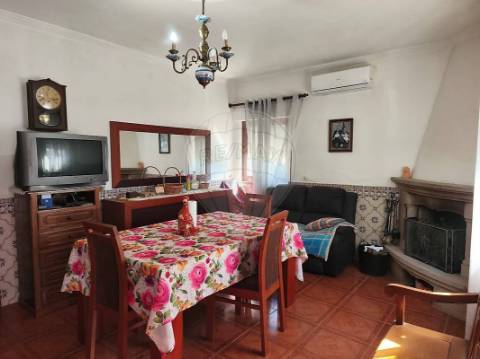 Moradia T4 para venda