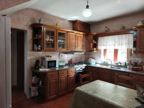 Moradia T4 para venda