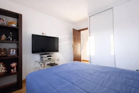 Moradia T4 para venda