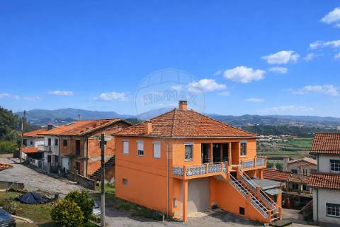 Moradia T5 para venda
