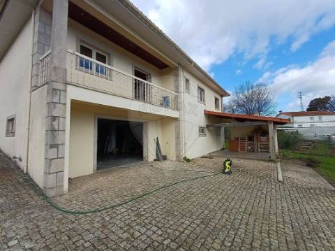 Moradia T4 para arrendamento