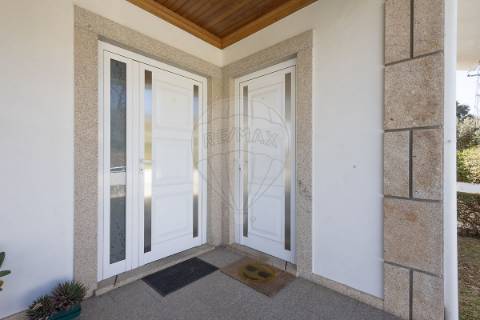 Moradia T4 para venda