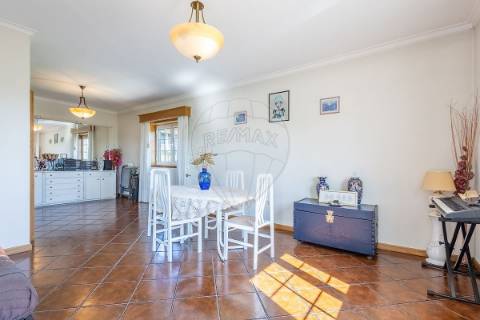 Moradia T4 para venda