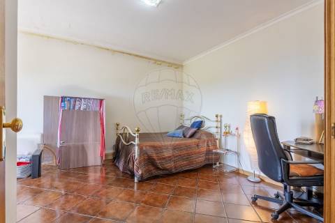 Moradia T4 para venda