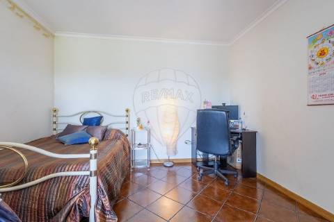 Moradia T4 para venda