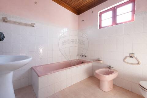 Moradia T4 para venda