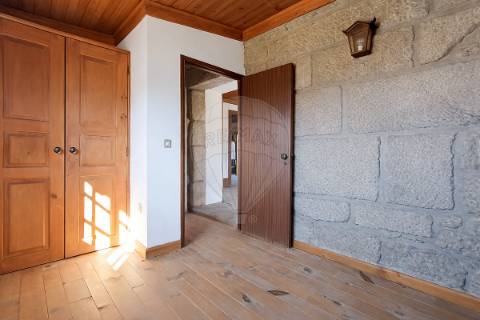 Moradia T4 para venda