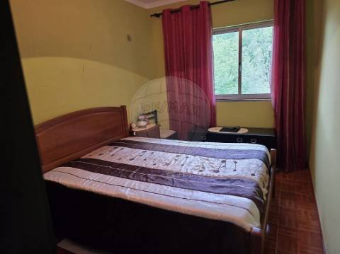 Moradia T4 para venda