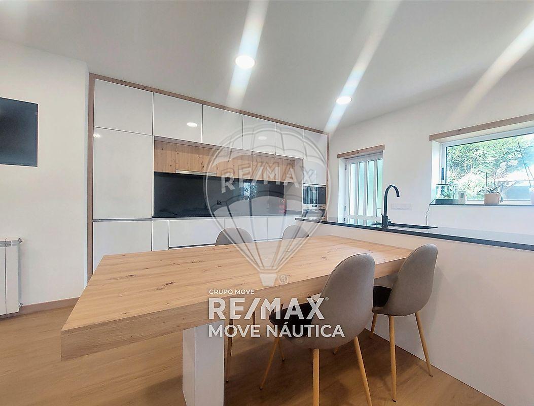 Moradia T4 para venda