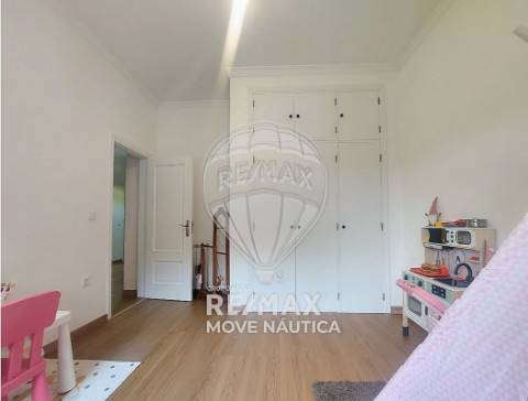 Moradia T4 para venda