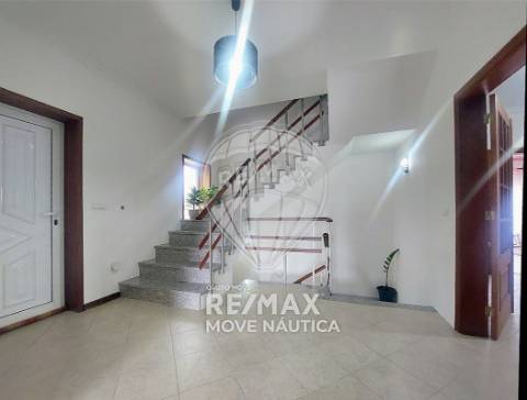 Moradia T4 para venda