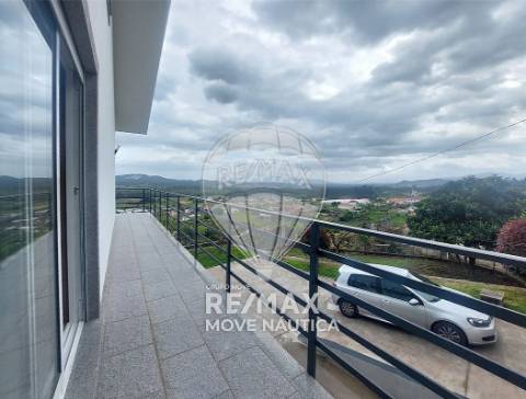 Moradia T4 para venda