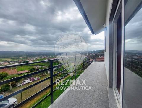 Moradia T4 para venda