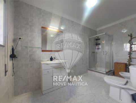 Moradia T4 para venda