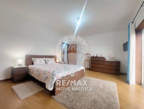 Moradia T4 para venda