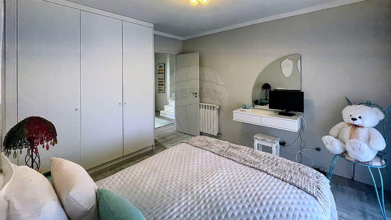 Moradia T4 para venda