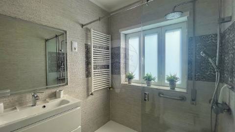 Moradia T4 para venda