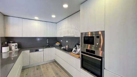 Moradia T4 para venda