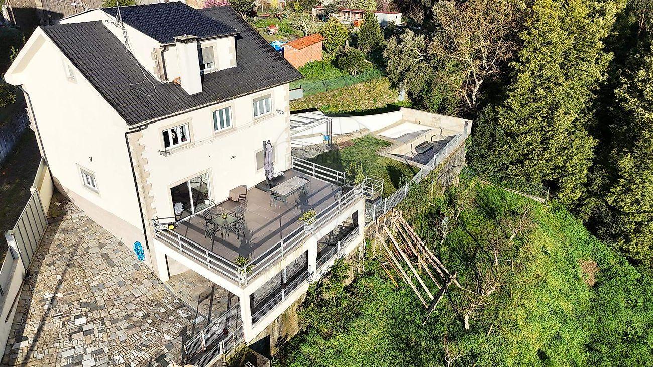 Moradia T4 para venda