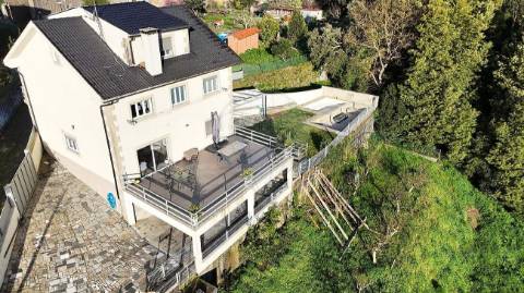 Moradia T4 para venda