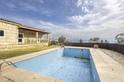 Moradia T4 para venda