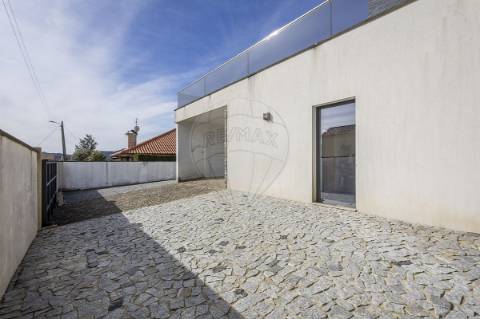 Moradia T4 para venda