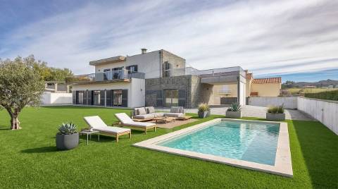 Moradia T4 para venda