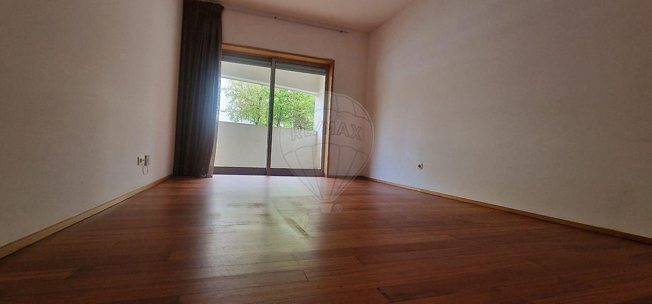 Apartamento T1 para arrendamento