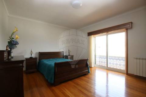 Moradia T4 para venda