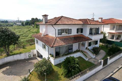 Moradia T4 para venda