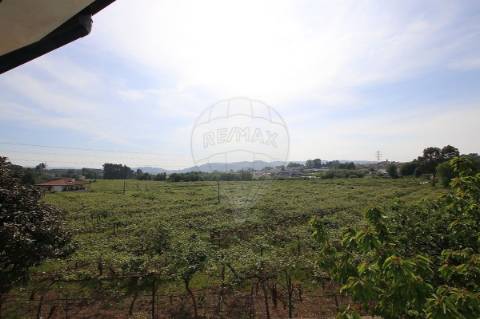 Moradia T4 para venda