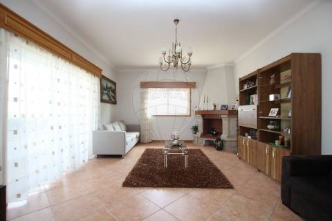 Moradia T4 para venda