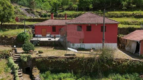 Moradia T4 para venda