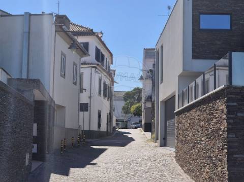 Moradia T4 para venda
