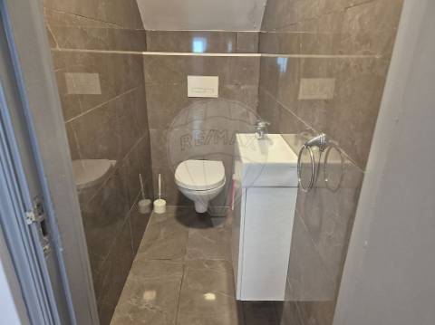 Moradia T4 para venda