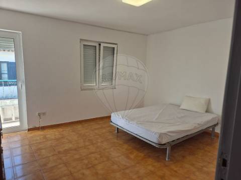 Moradia T4 para venda