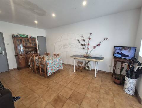 Moradia T4 para venda