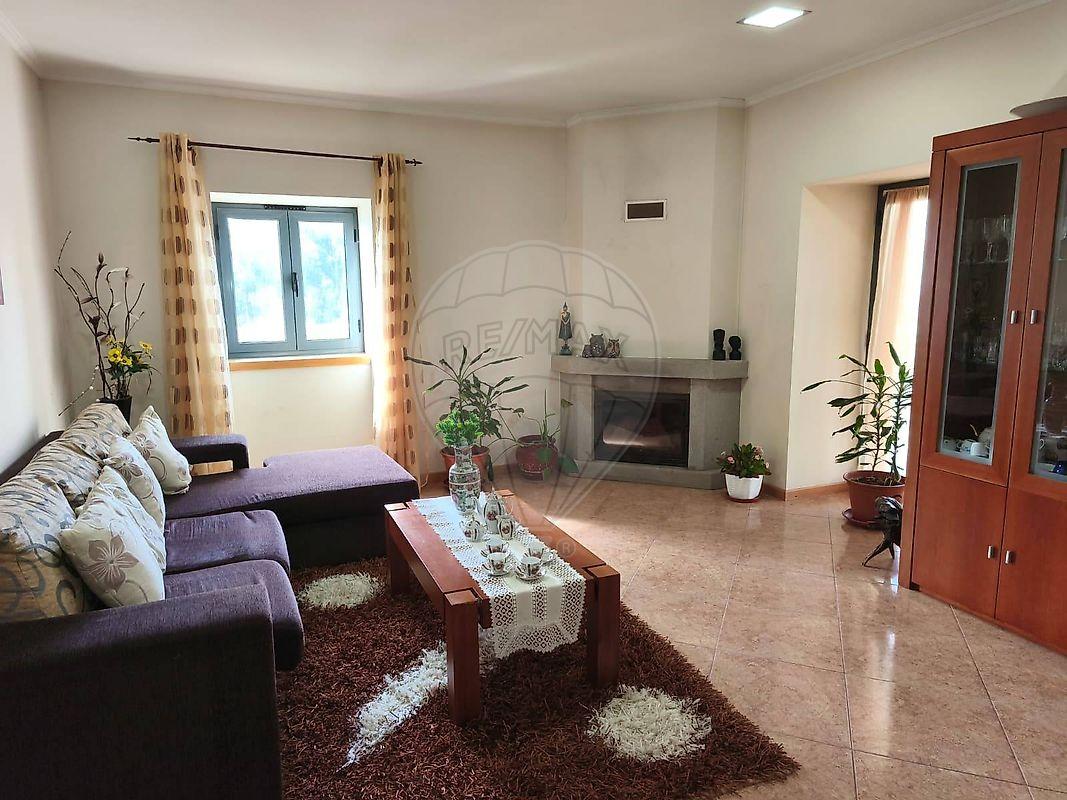 Moradia T4 para venda