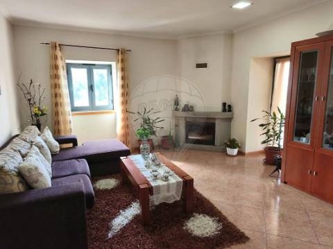 Moradia T4 para venda