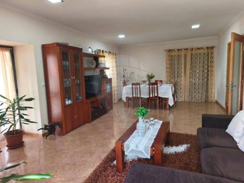Moradia T4 para venda