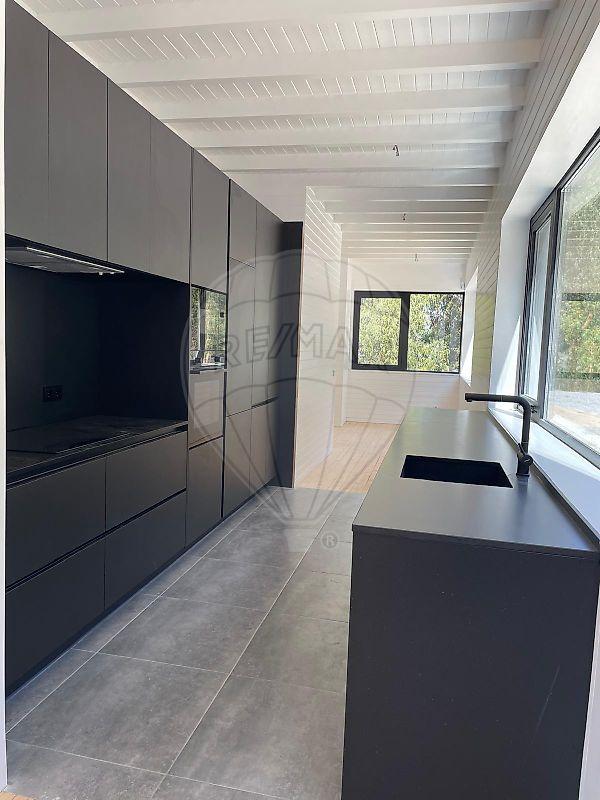 Moradia T5 para venda
