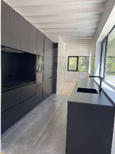 Moradia T5 para venda