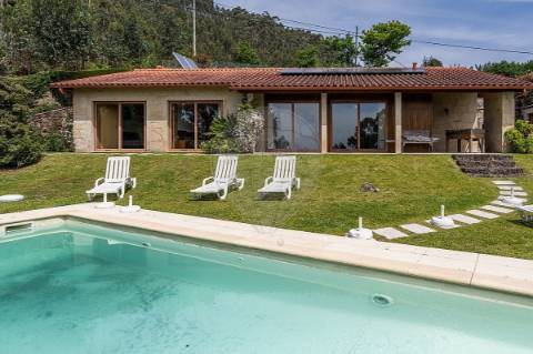 Moradia T4 para venda