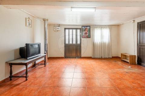 Moradia T4 para venda