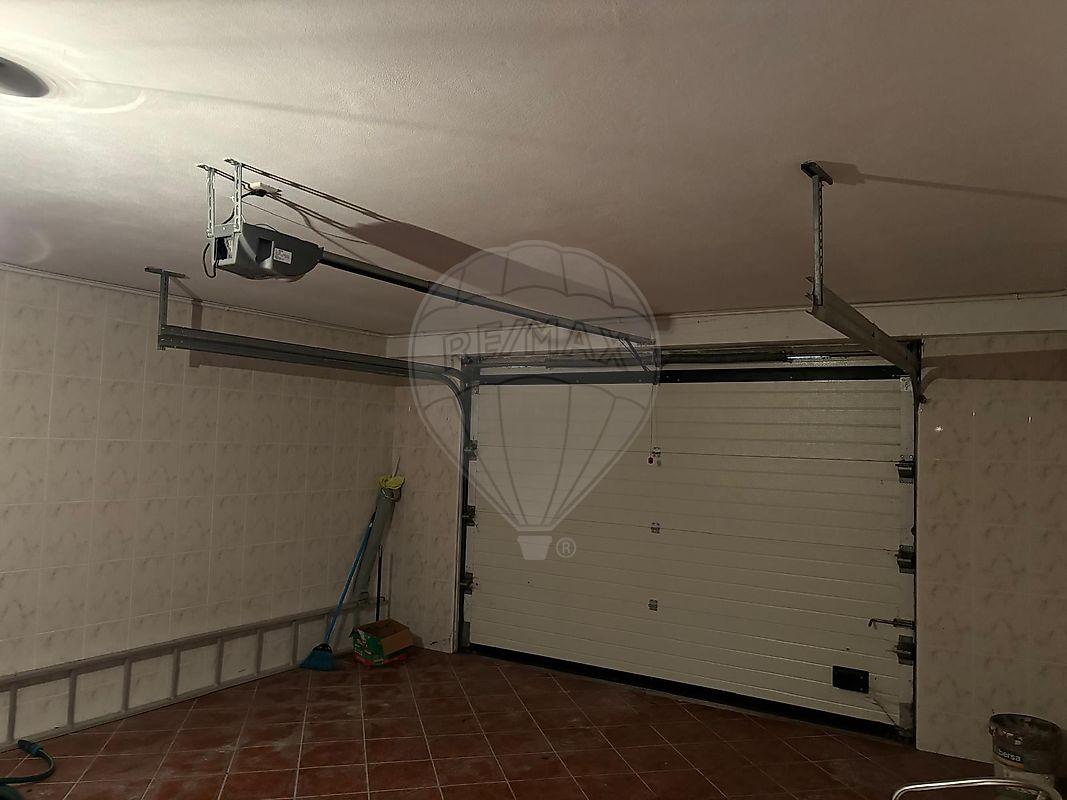 Moradia T4 para venda
