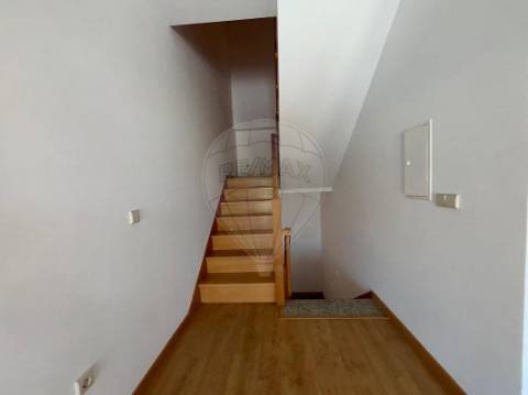 Moradia T4 para venda