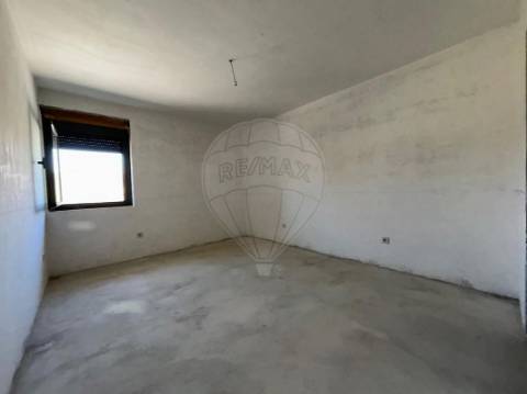Moradia T4 para venda