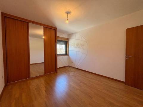 Moradia T4 para venda