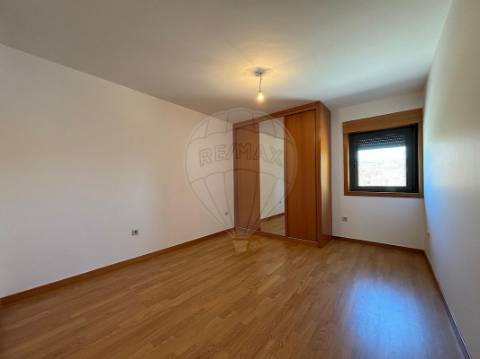 Moradia T4 para venda