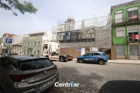 Loja com Esplanada no Rossio de Mangualde